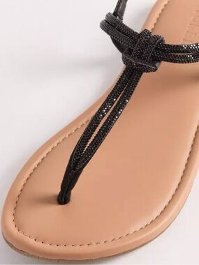 Torrid embellished knot T- strap sandal 9 wide black rhinestones
